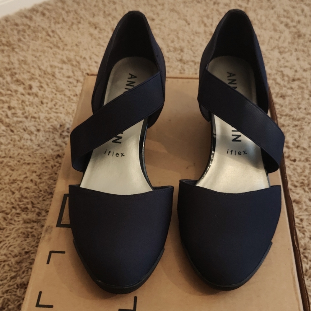 Anne Klein navy iflex wedge shoes size 8
